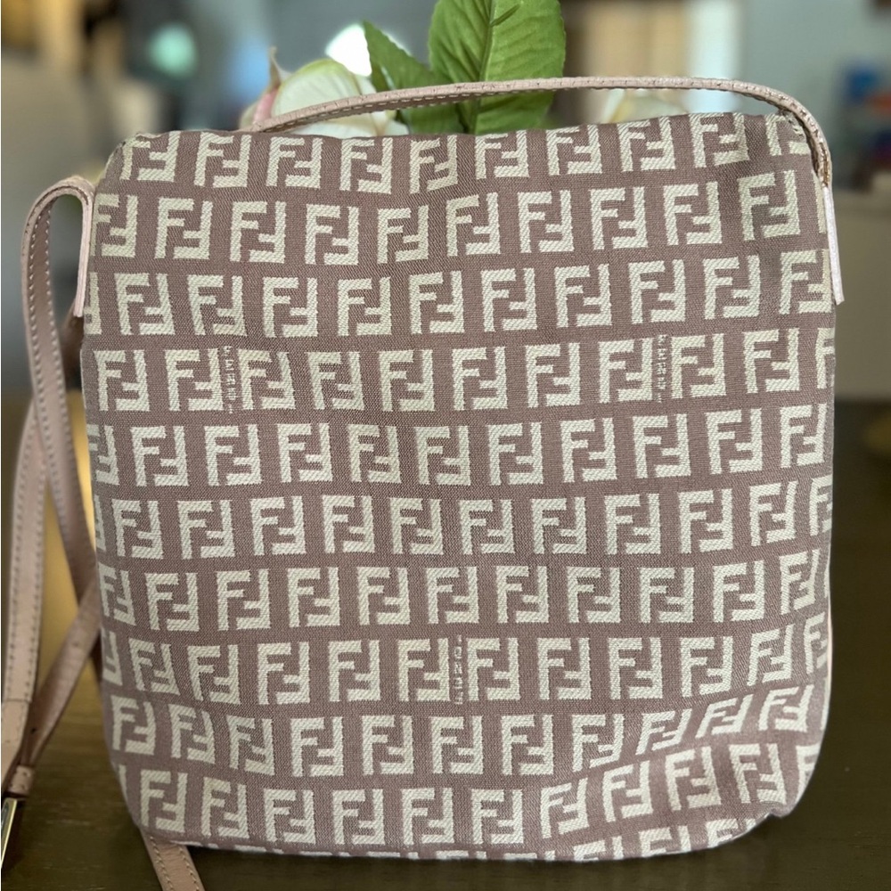 🎉Host Pick🎉Authenticated Fendi Zucchino Cross-Body bag - Picture 2 of 11